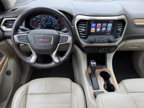 Used 2017 GMC Acadia Denali w/ Technology Package AWD/4WD image 27