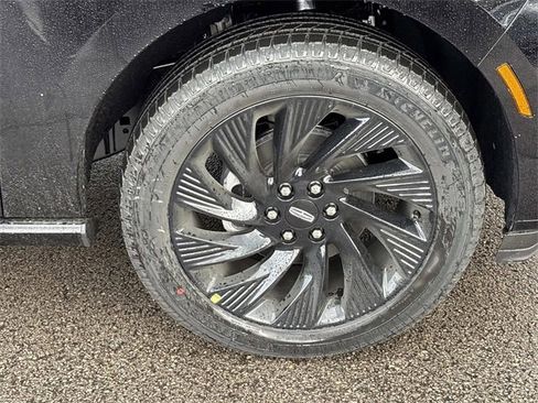 New 2025 Lincoln Navigator Reserve w/ Jet Appearance Package image 9