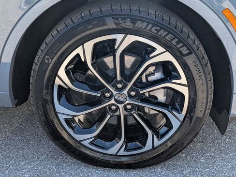 New 2025 Lincoln Nautilus Reserve AWD/4WD image 9