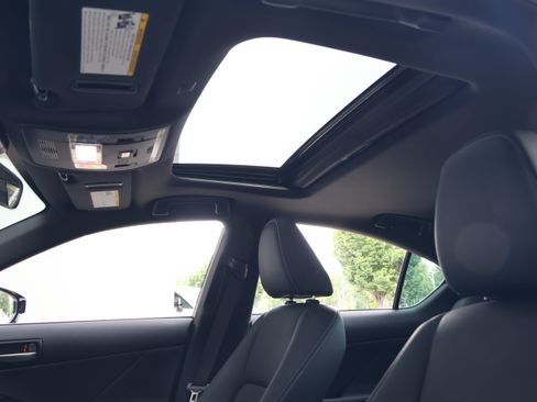 Used 2024 Lexus IS 350 F Sport RWD image 31