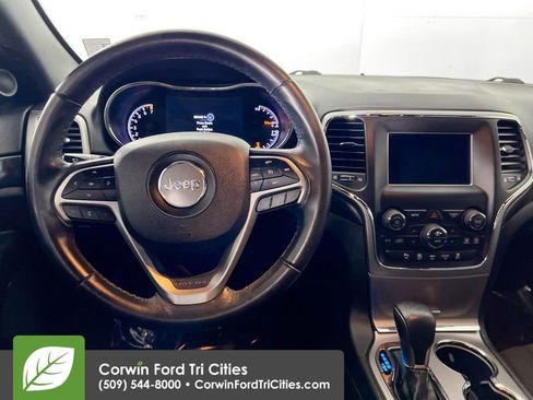 Used 2018 Jeep Grand Cherokee Laredo AWD/4WD image 24