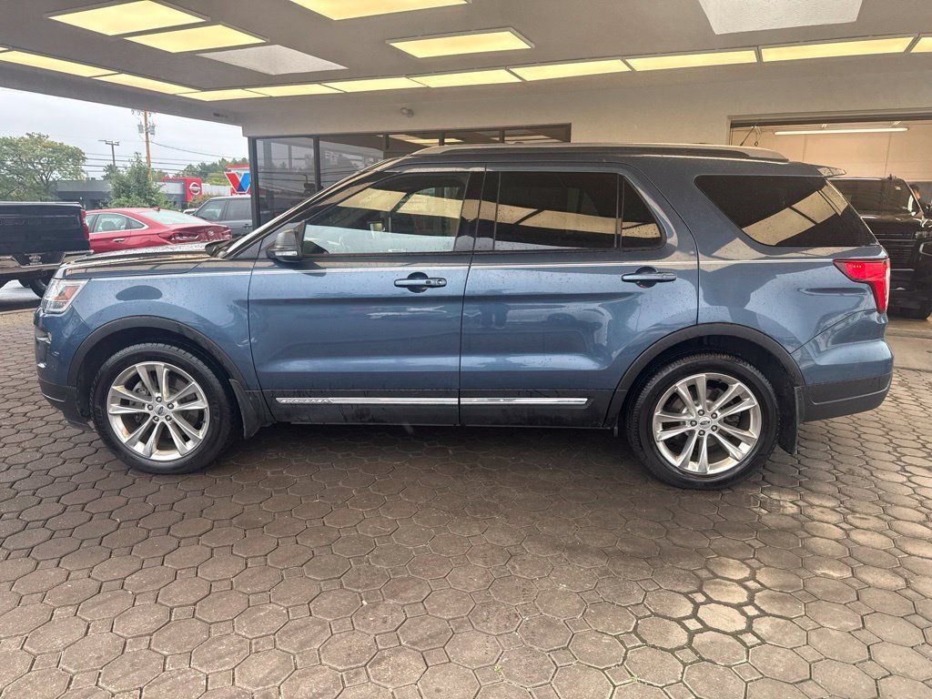 Used 2019 Ford Explorer XLT w/ Equipment Group 202A AWD/4WD image 9
