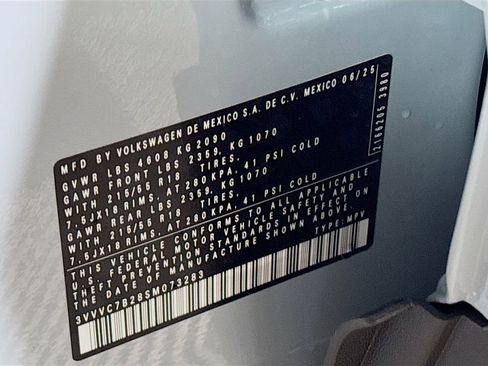 New 2025 Volkswagen Taos SE image 25