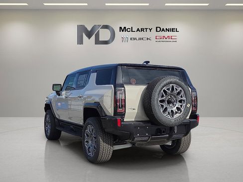 New 2026 GMC Hummer EV SUV image 4