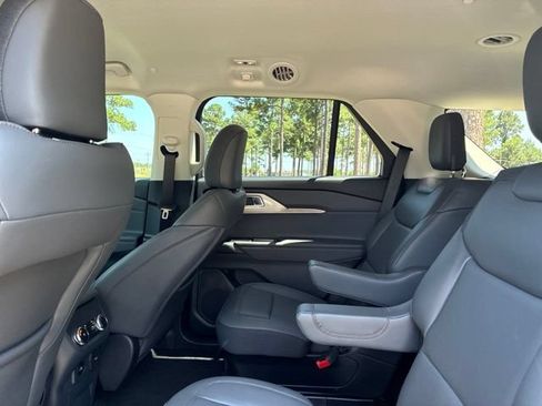 Used 2026 Ford Explorer Active w/ Active Comfort Package AWD/4WD image 22