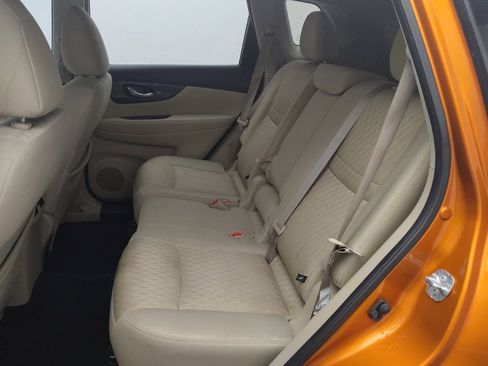 Used 2017 Nissan Rogue S image 18