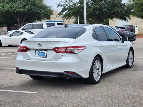 Used 2019 Toyota Camry XLE FWD image 6