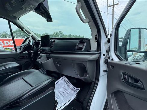 Used 2023 Ford E-Transit Medium Roof RWD image 37
