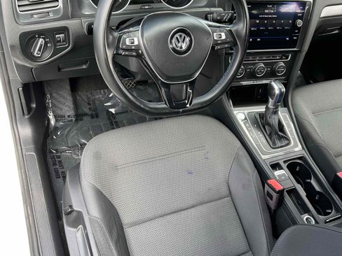 Used 2019 Volkswagen e-Golf SE w/ Driver Assistance Package image 24