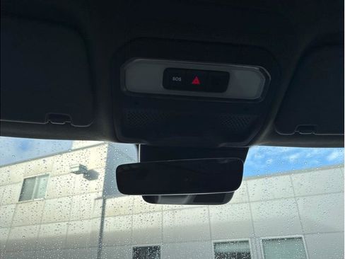 Used 2022 Rivian R1T Launch Edition image 17