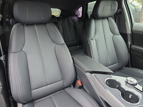 Certified 2025 Cadillac Optiq Sport 2 w/ LPO, Floor Liner Package AWD/4WD image 24