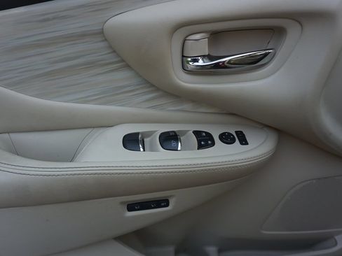 Used 2016 Nissan Murano SL FWD image 3