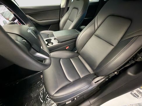 Used 2022 Tesla Model Y Performance AWD/4WD image 11