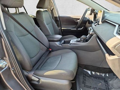 Used 2025 Toyota RAV4 XLE AWD/4WD image 20