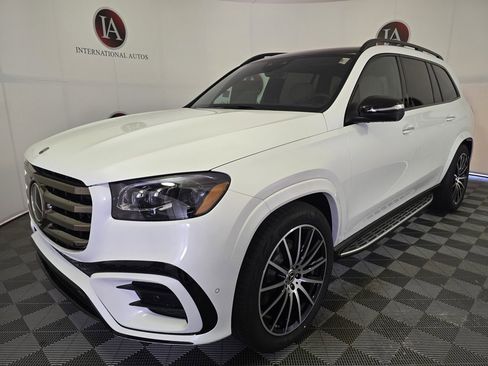 Used 2026 Mercedes-Benz GLS 580 4MATIC image 5