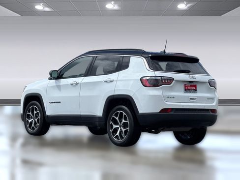 Used 2025 Jeep Compass Limited AWD/4WD image 7
