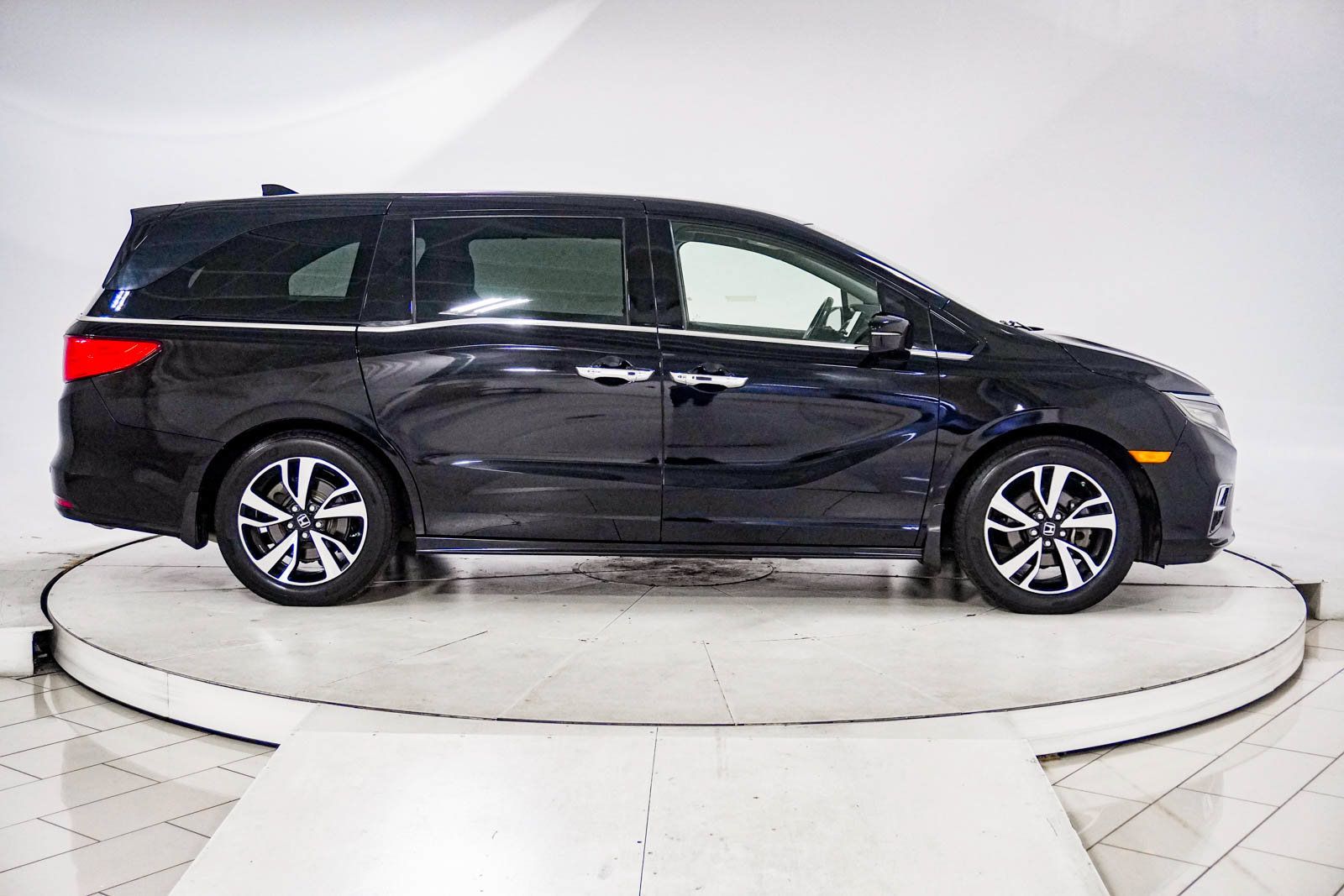 Used 2020 Honda Odyssey Elite image 13
