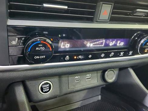 Certified 2023 Nissan Rogue SV w/ SV Premium B Package FWD image 18