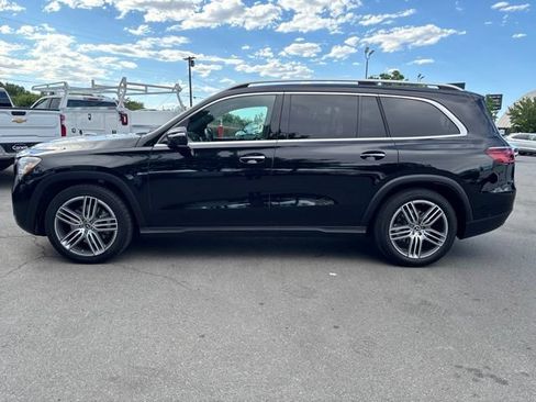 Used 2025 Mercedes-Benz GLS 450 4MATIC image 3