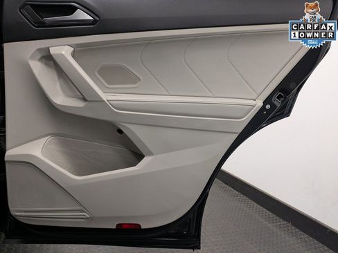 Used 2023 Volkswagen Tiguan SE R-Line image 27