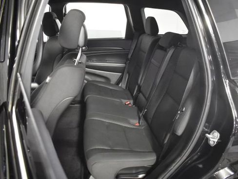 Used 2018 Jeep Grand Cherokee Laredo AWD/4WD image 29