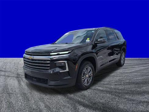 Used 2025 Chevrolet Traverse LT w/ Enhanced Driving Package FWD image 8