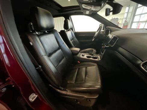 Used 2022 Jeep Grand Cherokee Limited image 25