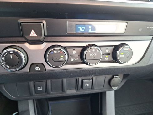 Used 2022 Toyota Tacoma SR image 28