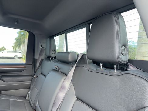 Used 2024 GMC Sierra 2500 Denali w/ Denali Reserve Package image 8