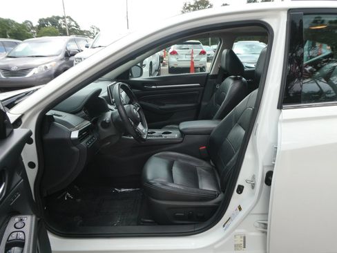 Used 2019 Nissan Altima 2.5 Platinum FWD image 14