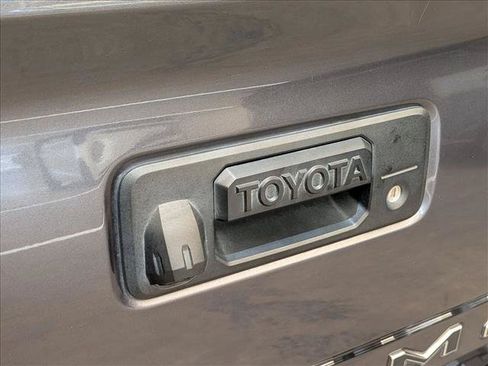 Used 2021 Toyota Tacoma TRD Off-Road w/ Technology Package AWD/4WD image 30