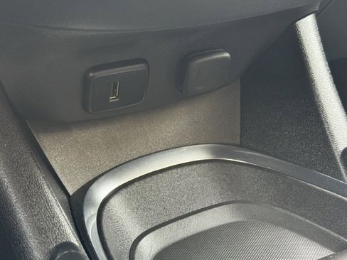 Used 2017 Chevrolet Malibu Hybrid image 16