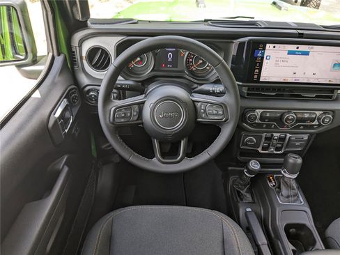 New 2025 Jeep Gladiator Sport image 16