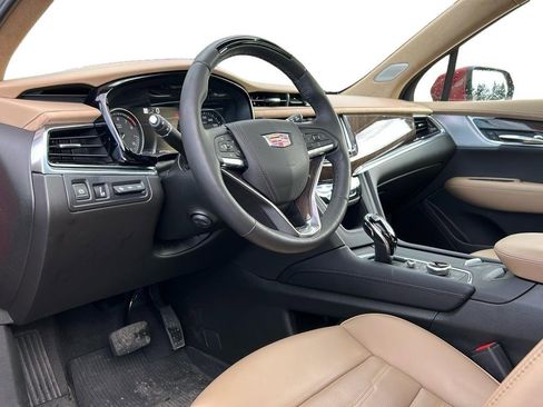 Certified 2025 Cadillac XT6 Premium Luxury w/ Platinum Package FWD image 6