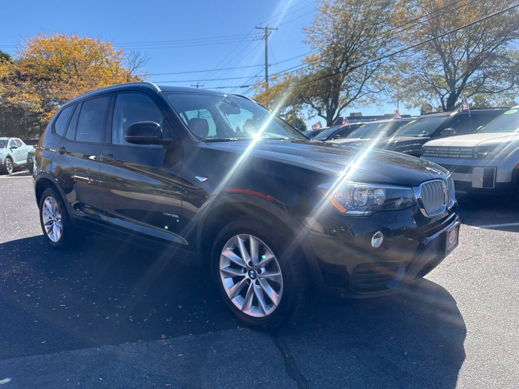 Used 2017 BMW X3 xDrive28i AWD/4WD image 3