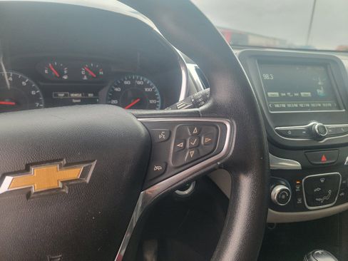 Used 2018 Chevrolet Equinox LS image 16