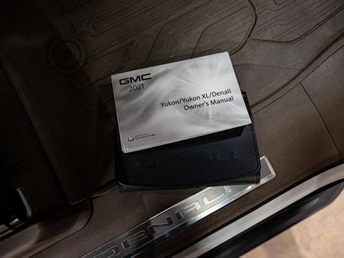 Used 2021 GMC Yukon Denali image 18