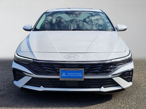 Used 2025 Hyundai Elantra Limited FWD image 8
