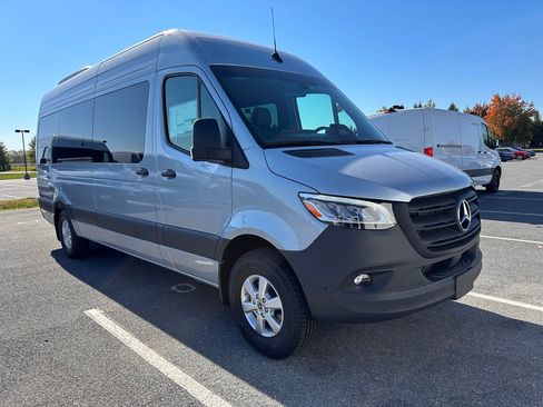 Used 2025 Mercedes-Benz Sprinter 2500 image 1