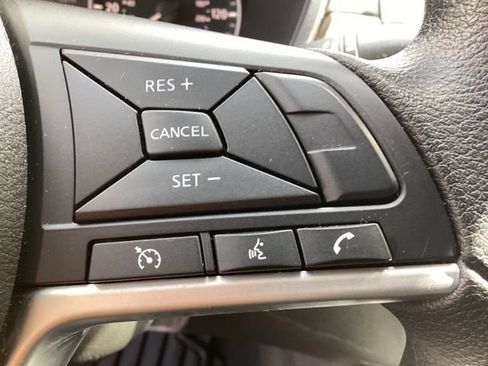 Used 2024 Nissan Altima 2.5 SV FWD image 11