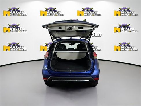 Used 2020 Nissan Rogue SV image 23