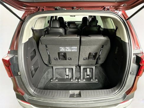 Certified 2025 Kia Carnival image 30