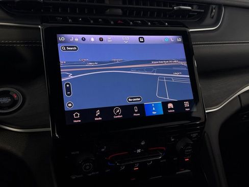 Used 2022 Jeep Grand Cherokee L Limited image 18