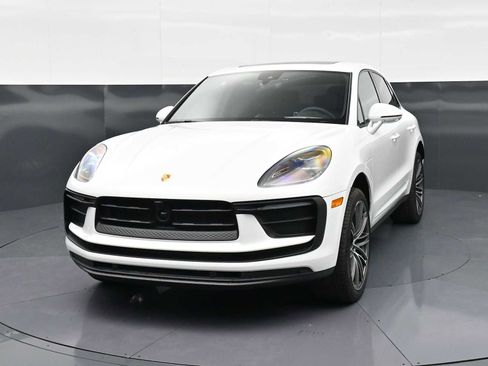 New 2026 Porsche Macan AWD/4WD image 28