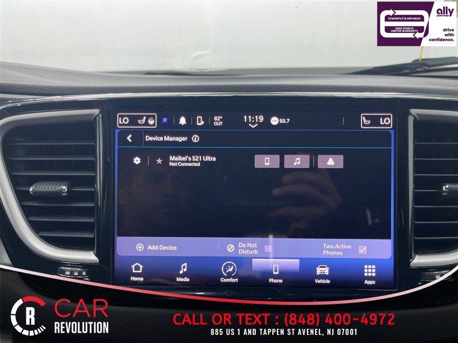 Used 2023 Chrysler Pacifica Touring-L FWD image 18
