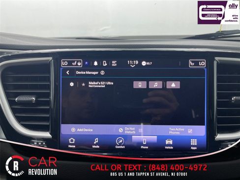 Used 2023 Chrysler Pacifica Touring-L FWD image 18