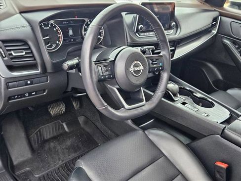 Used 2023 Nissan Rogue SV w/ SV Premium B Package image 9