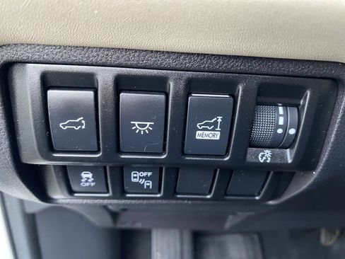 Used 2022 Subaru Ascent Touring image 14