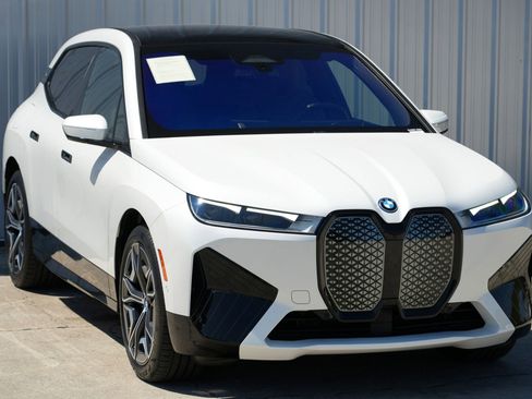 Used 2022 BMW iX xDrive50 w/ Sport Package image 57