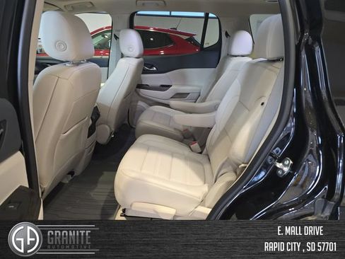 Used 2023 GMC Acadia Denali w/ Denali Technology Package AWD/4WD image 26